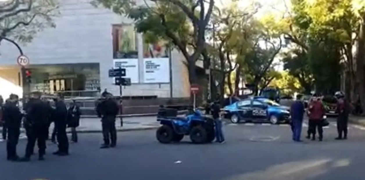 Matana Policía Federal en Palermo con arma blanca